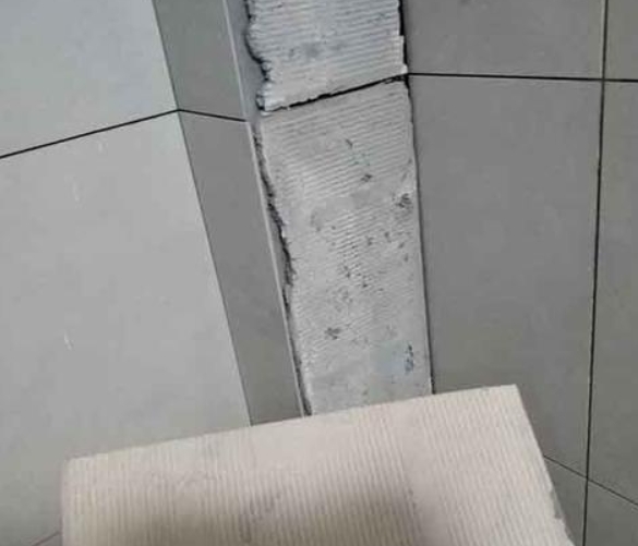 彭水瓷砖空鼓维修公司分享下厨房瓷砖脱落的补救措施。